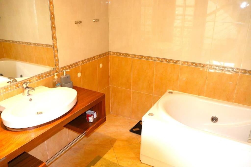 Sea Breeze House Ericeira - Ribeira Dilhas Beach Экстерьер фото